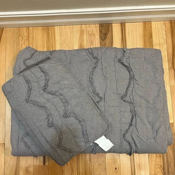 Pottery Barn Gray Comforter : Size Twin XL - Picture 2 of 2